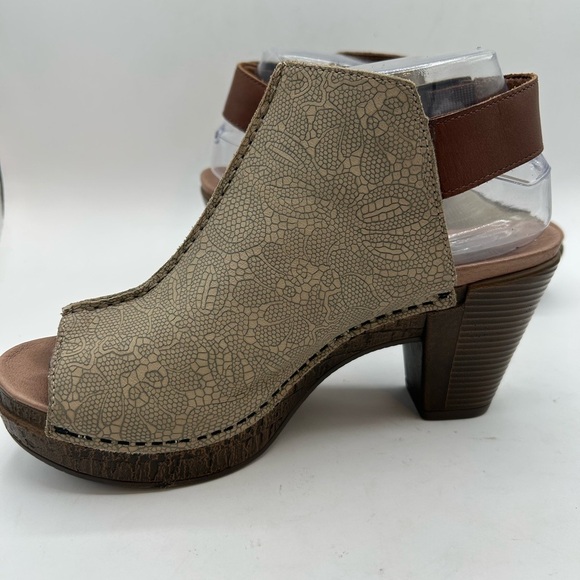 Dansko 'Reggie' leather taupe & Brown Leather peep toe  heeled clog sandal 38 - Picture 6 of 13